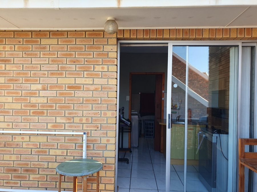 6 Bedroom Property for Sale in Hersham Western Cape